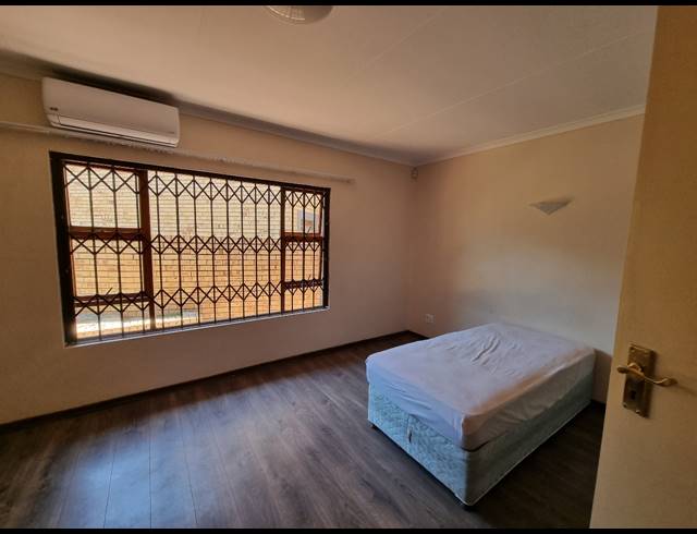 2 BEDROOM TOWNHOUSE TO LET IN VANDERBIJLPARK SW 5